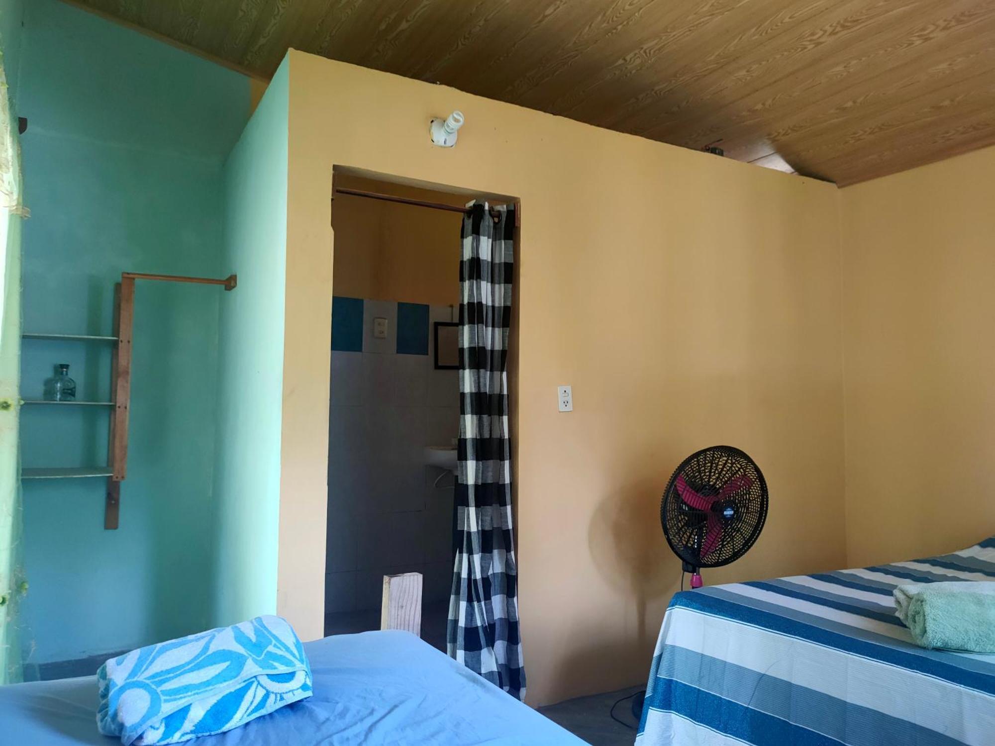 Guesthouse Island Escape South End Habitación foto